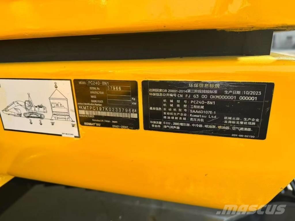 Komatsu 240-8N1 Pásová rýpadla