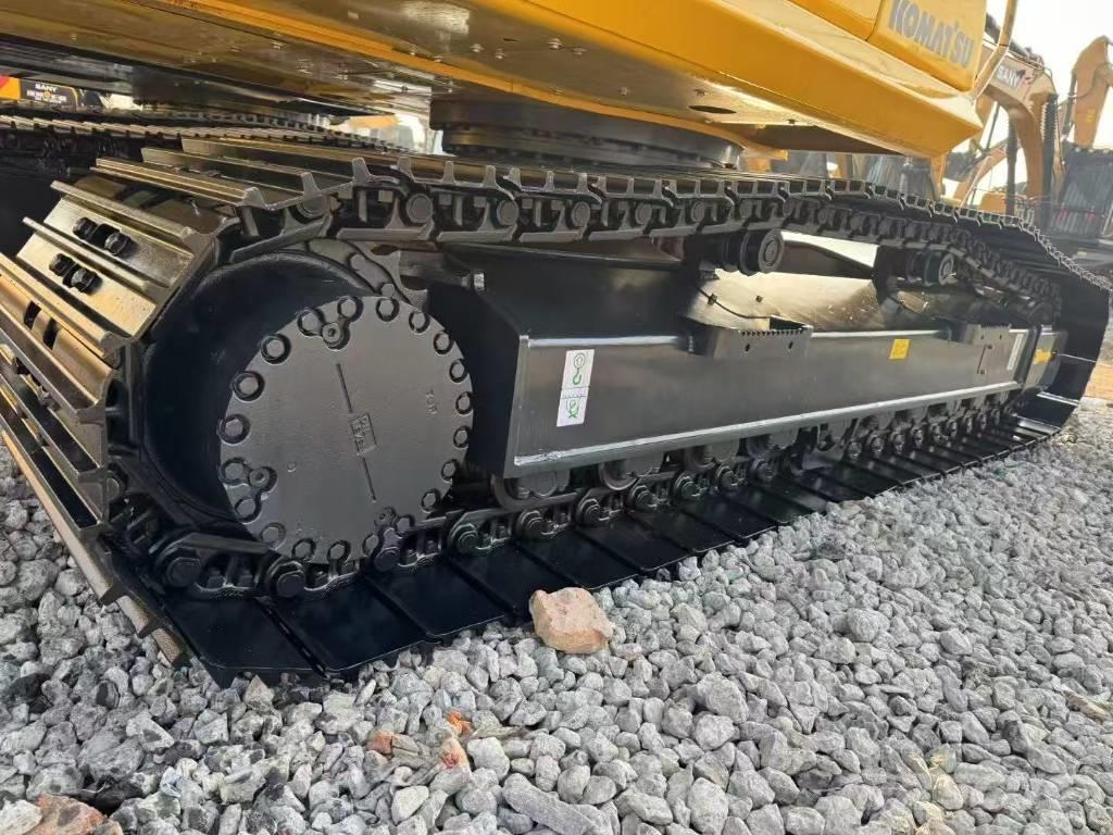 Komatsu 240-8N1 Pásová rýpadla