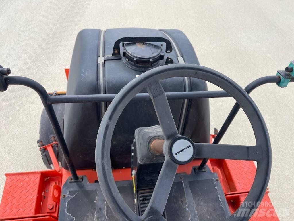 Dynapac CP 142 Pneumatikové válce