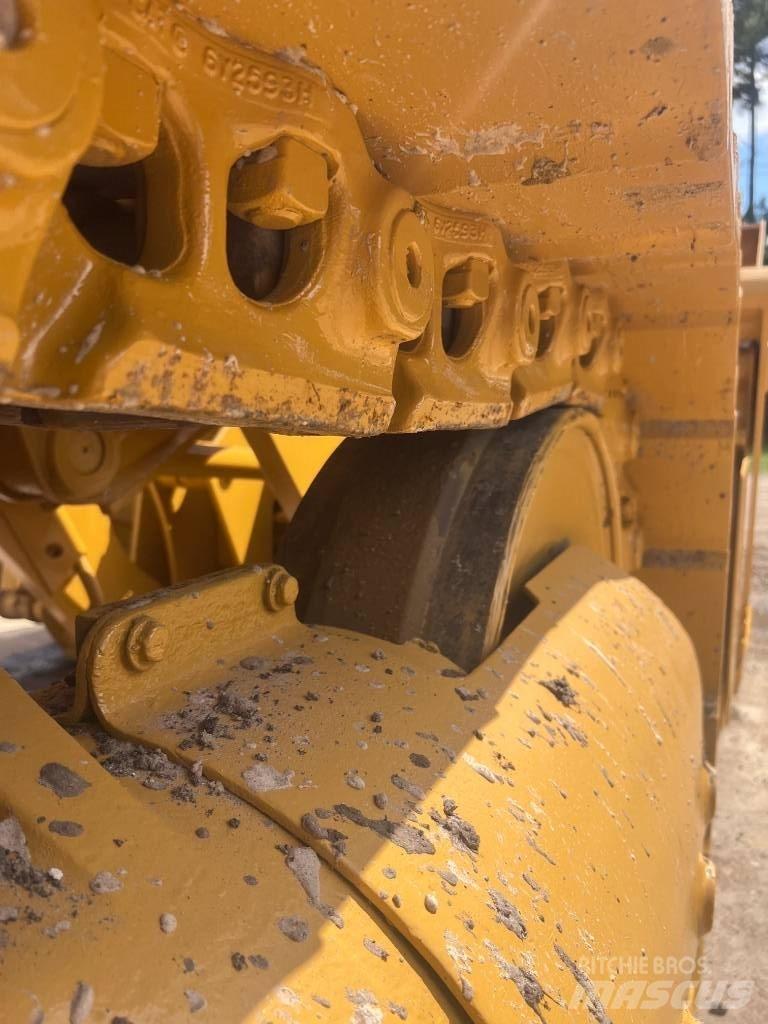 CAT 973 Pásové nakladače