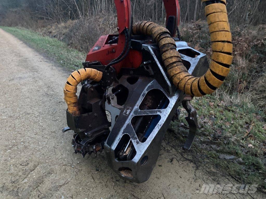 Komatsu C 144 Harvestory