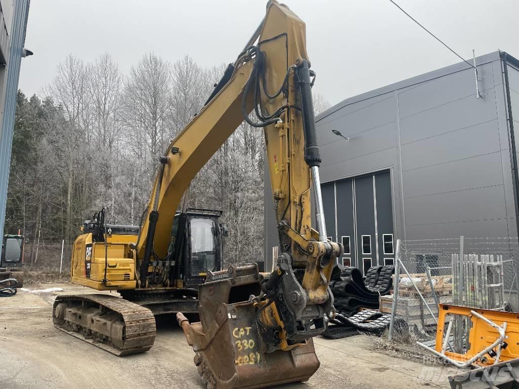 CAT 330 Pásová rýpadla