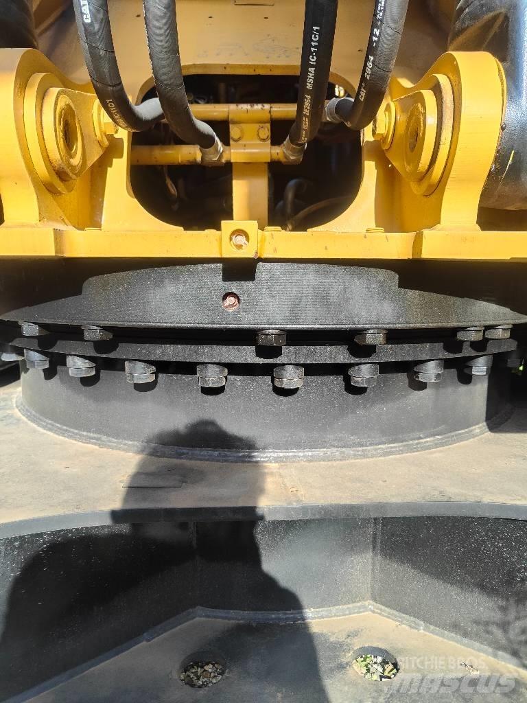 CAT 330 D Pásová rýpadla