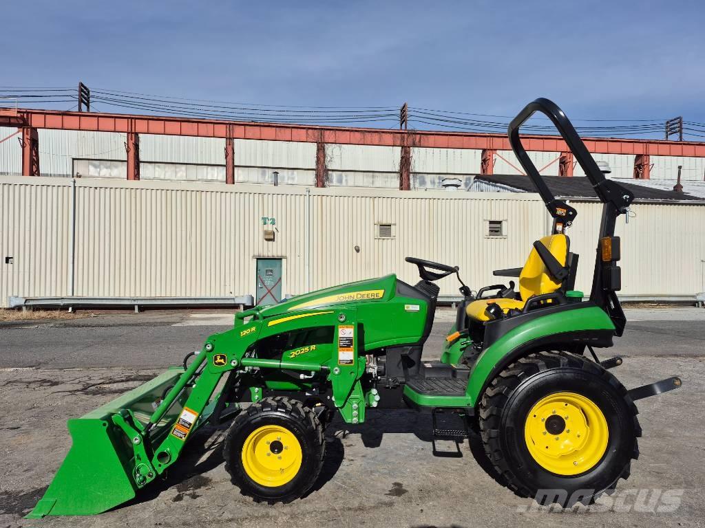 John Deere 2025 R Traktory