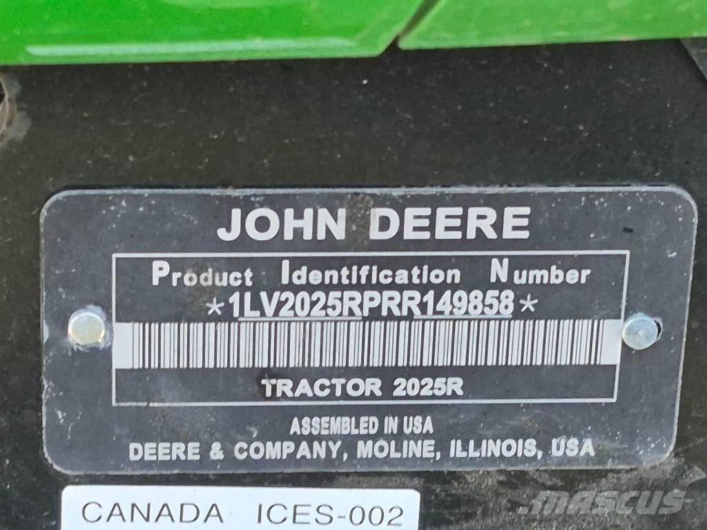 John Deere 2025 R Traktory
