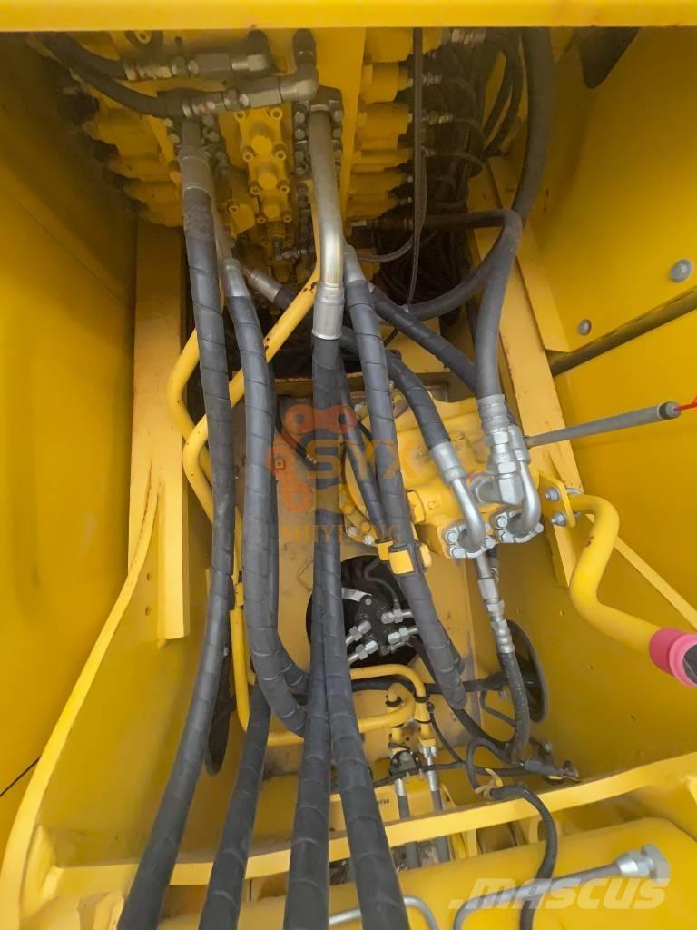 Komatsu PC 200-8 Pásová rýpadla