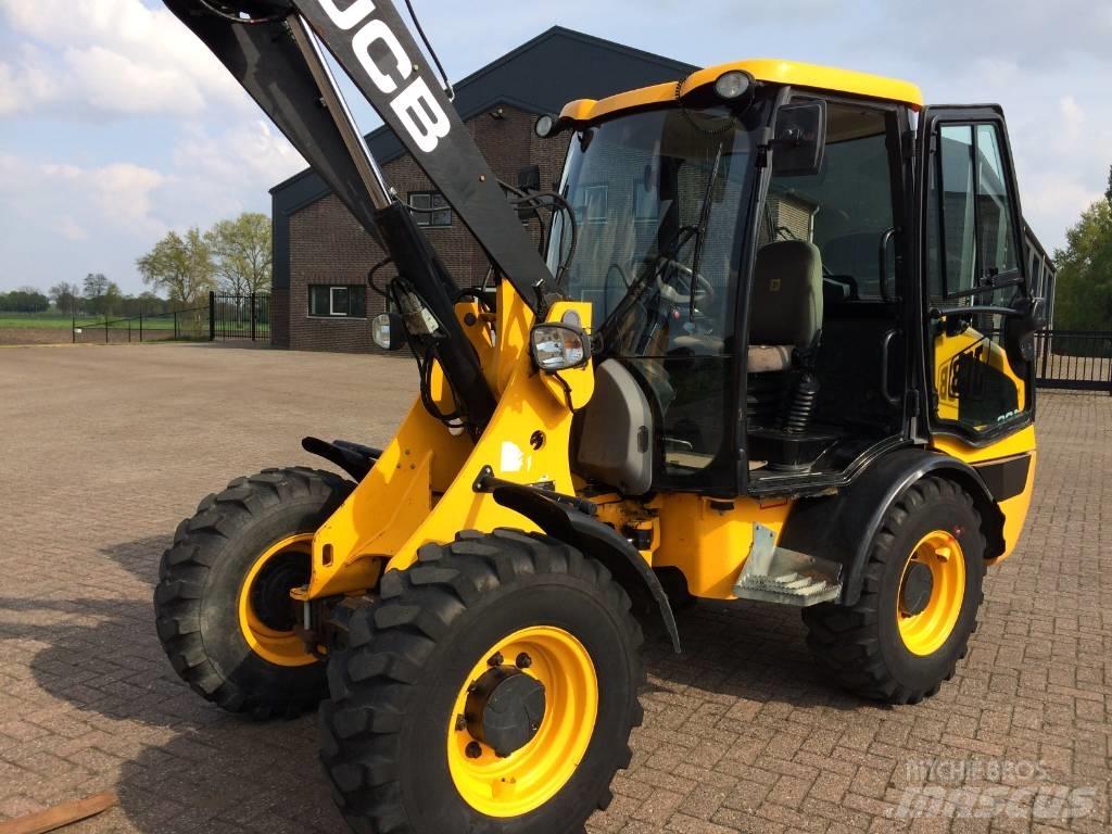 JCB 406 Kolové nakladače