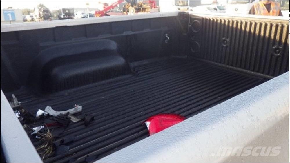 Toyota Hilux 5 Další