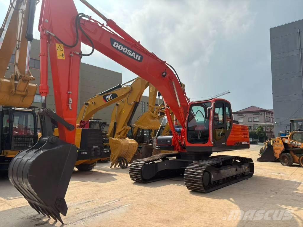 Doosan DX 225 Pásová rýpadla