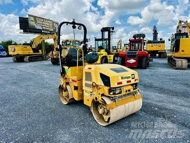 CAT CB 24 Tandemové válce