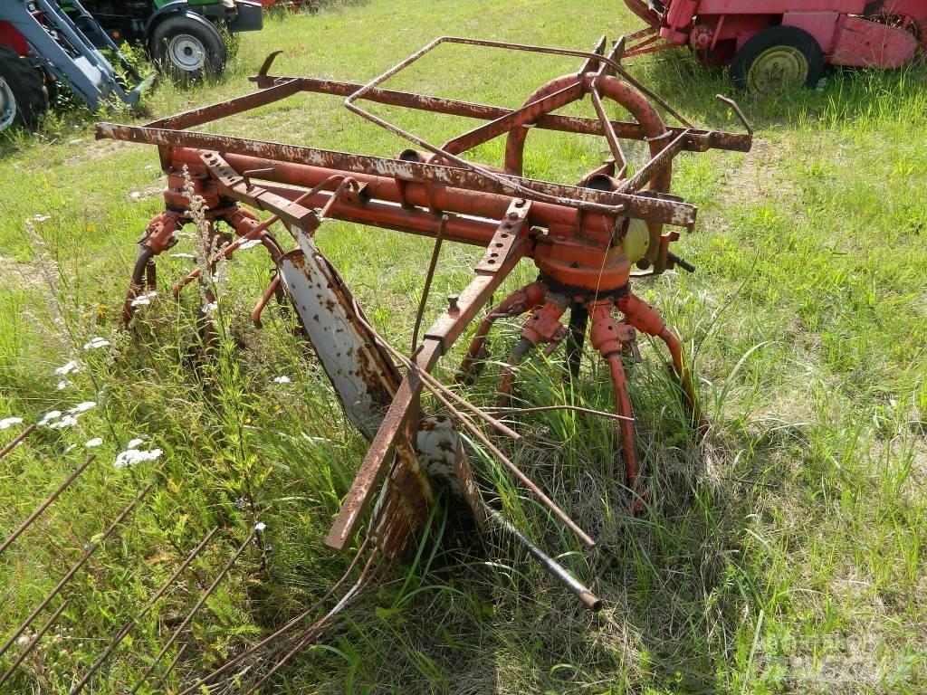 Kuhn 3.2 Obraceče a shrabovače sena