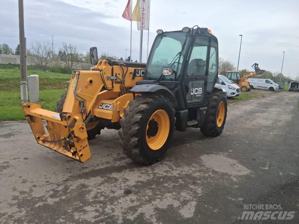 JCB 535-95 Teleskopické kolové nakladače