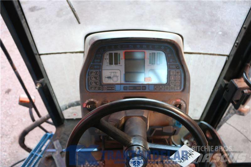 New Holland 8870 Kabiny a interiér