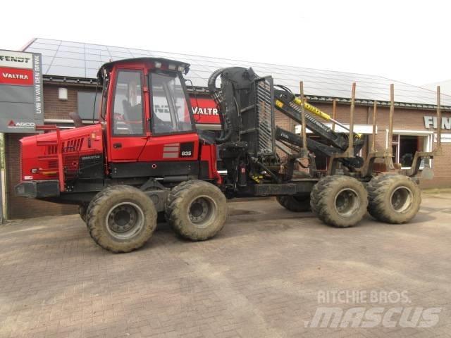 Komatsu 835 Vyvážecí traktory