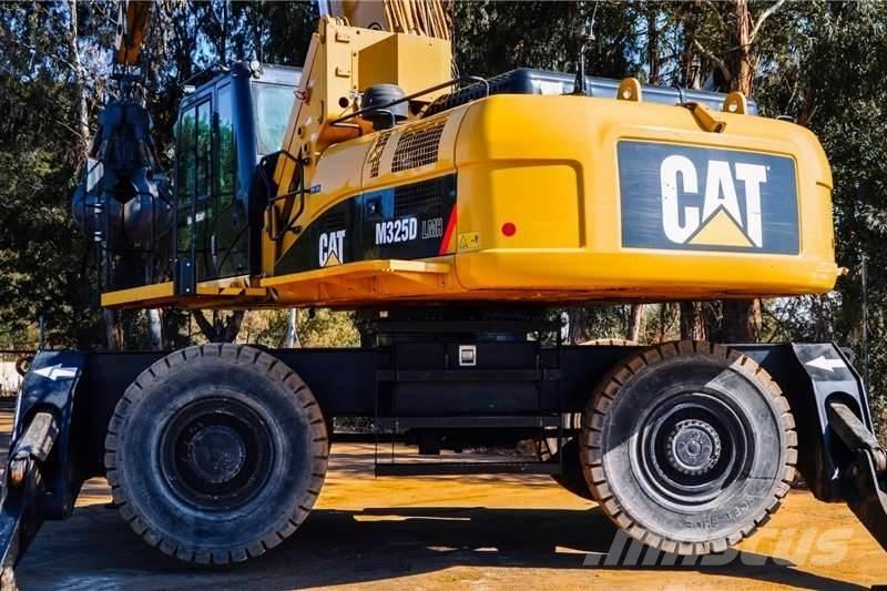CAT M325 Mini rýpadla < 7t