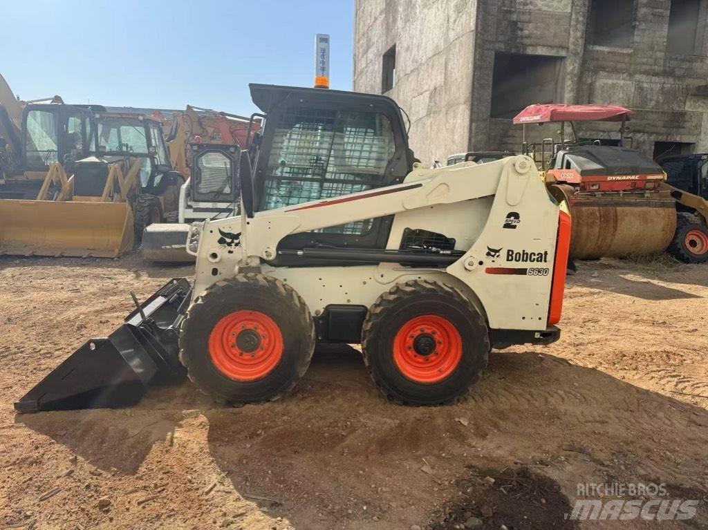 Bobcat S 630 Smykem řízené nakladače