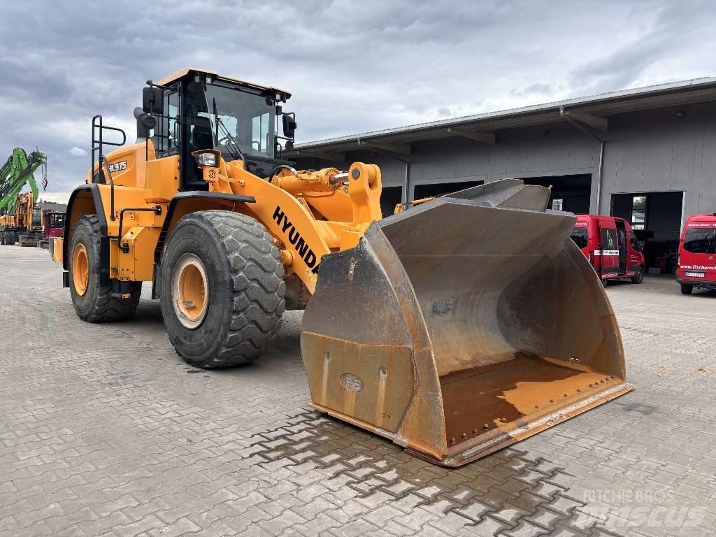 Hyundai HL 975 Kolové nakladače