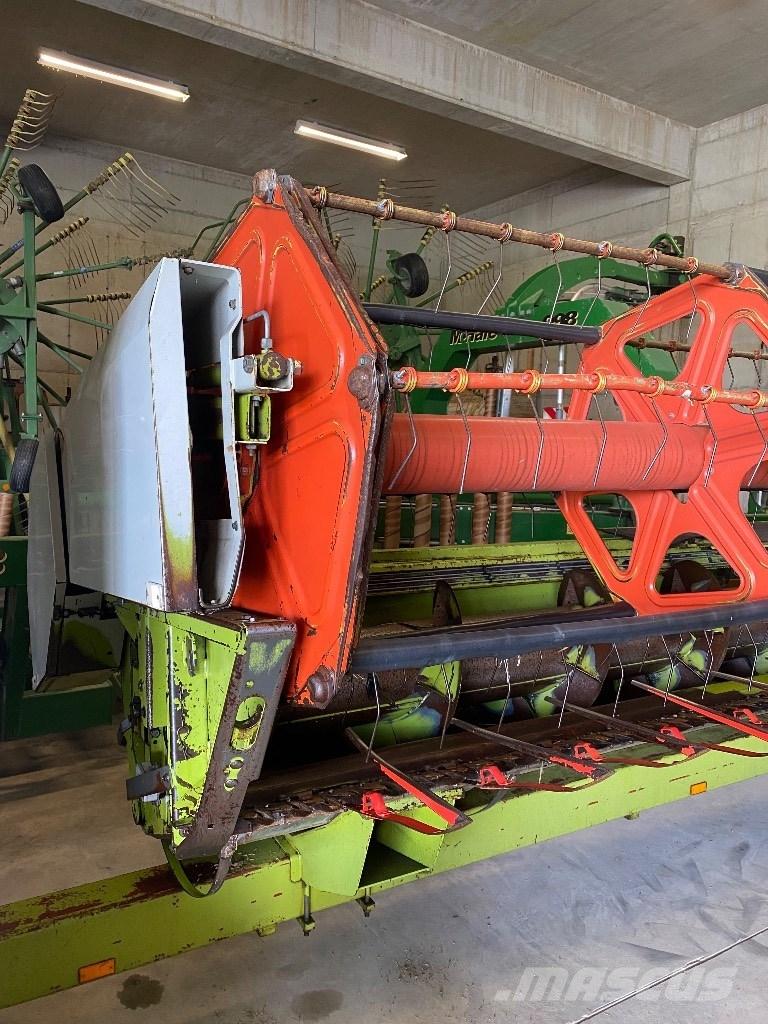 CLAAS Commandor 228 Sklízecí mlátičky