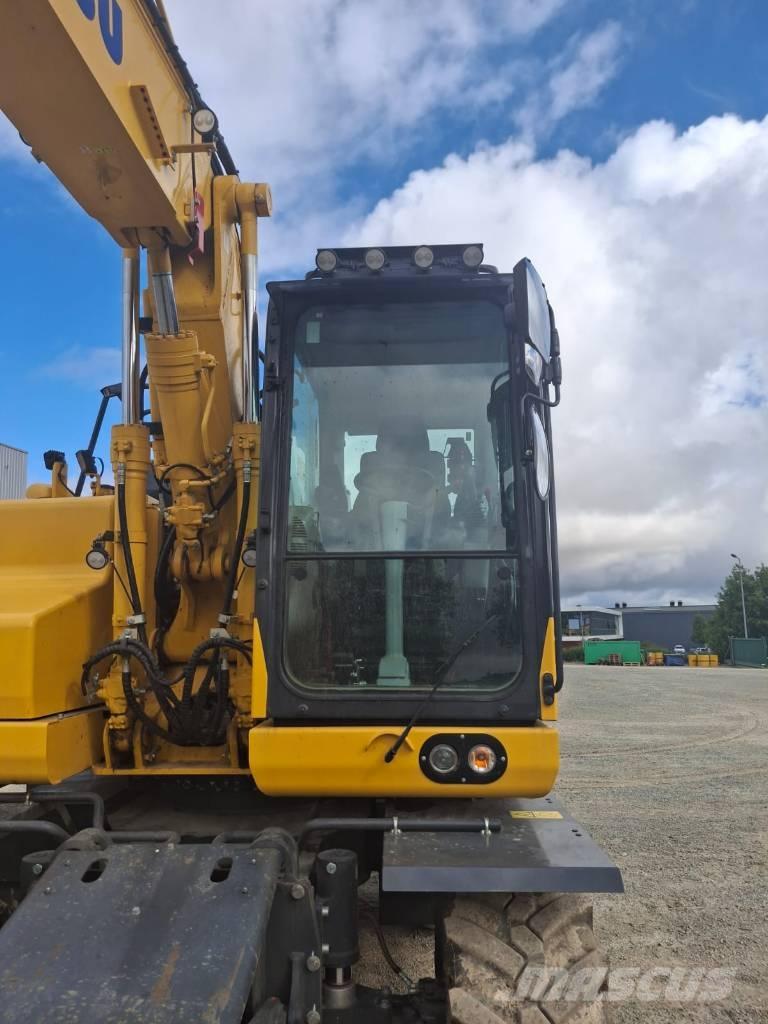 Komatsu PW158-11 Kolová rýpadla