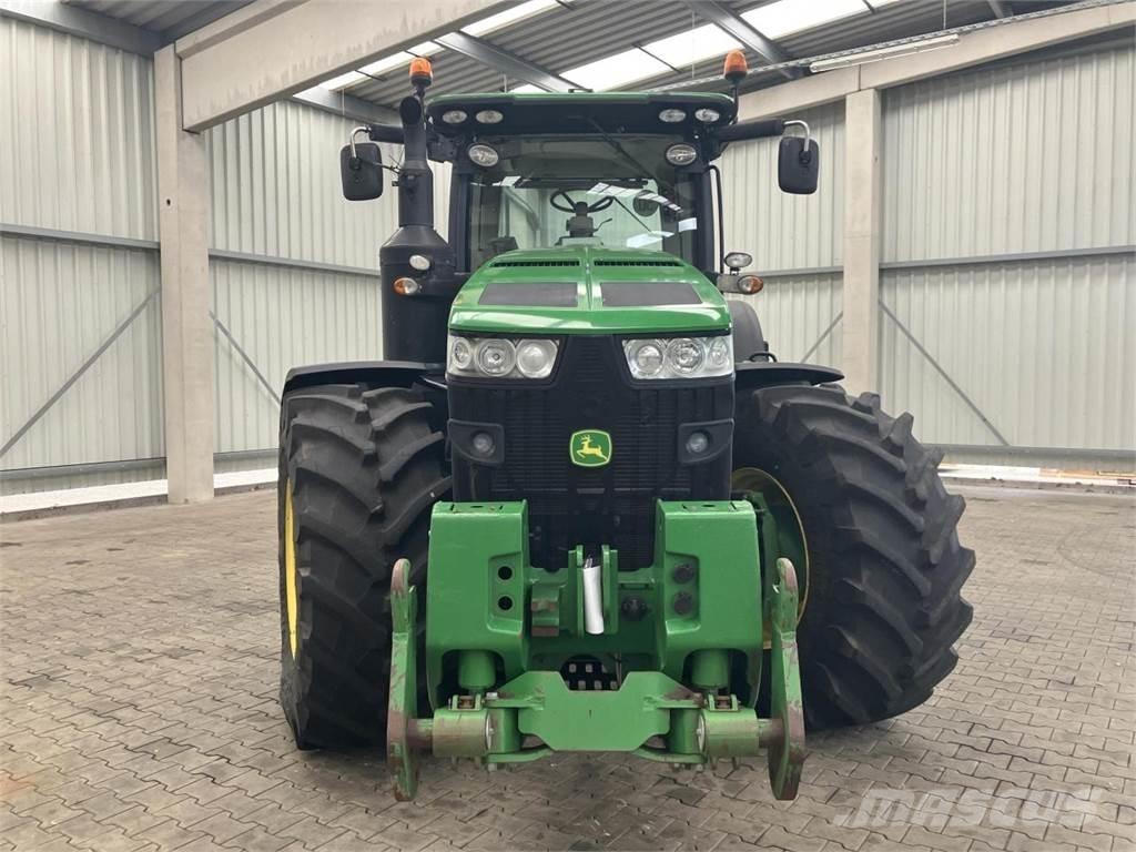 John Deere 8295R Traktory