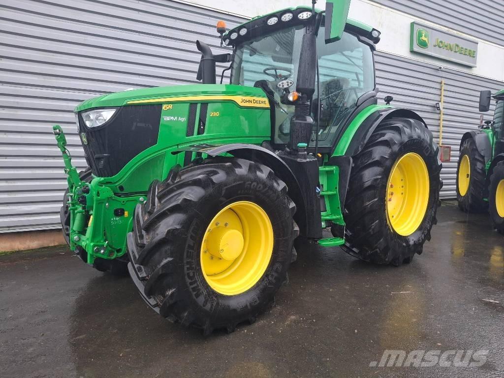 John Deere 6R230 Traktory