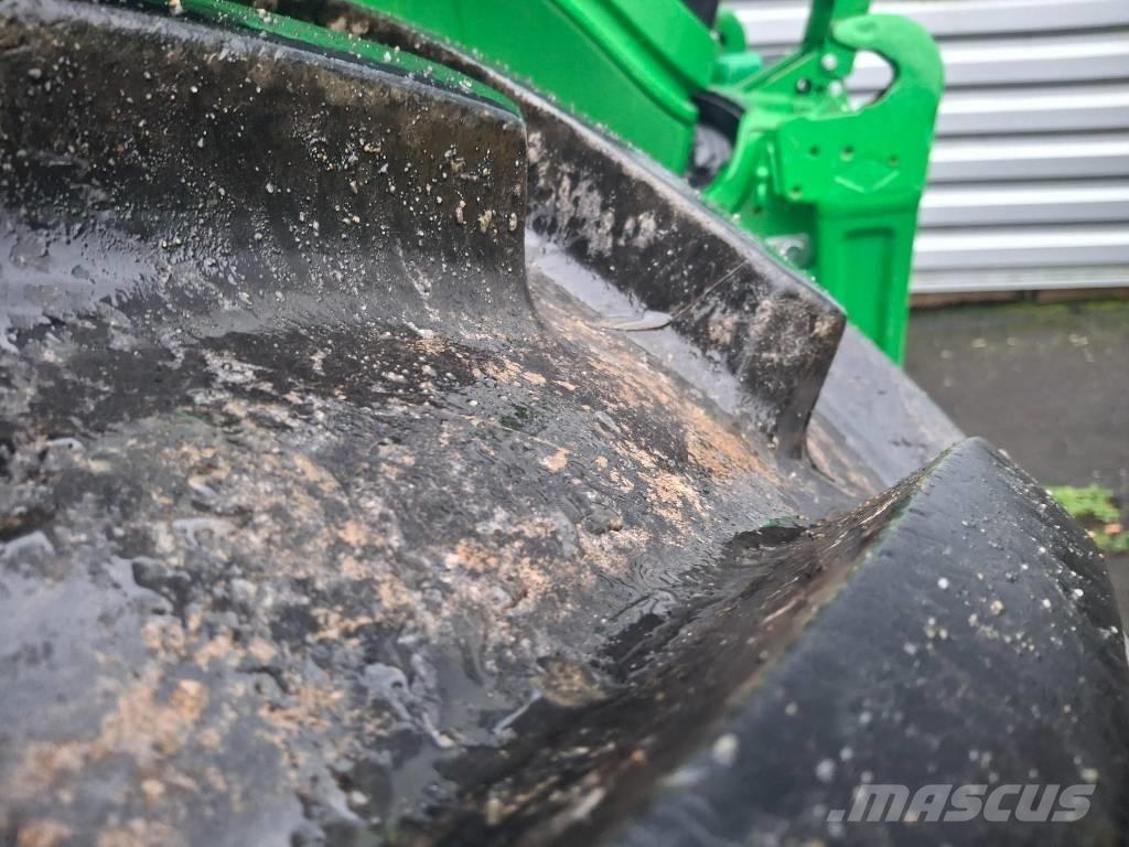 John Deere 6R230 Traktory