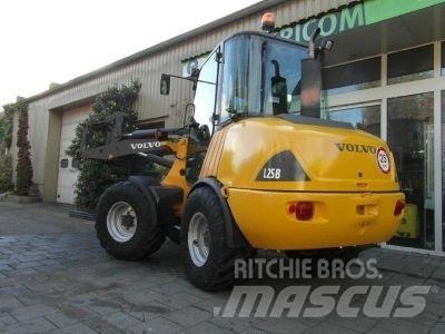 Volvo L25-B Kolové nakladače