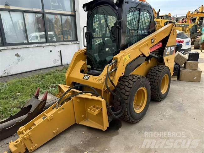 CAT 246 D Smykem řízené nakladače
