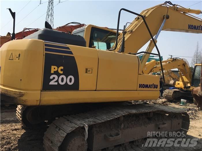 Komatsu PC 200-8 Pásová rýpadla