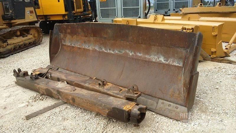 CAT D7E, D7F, D7G Radlice