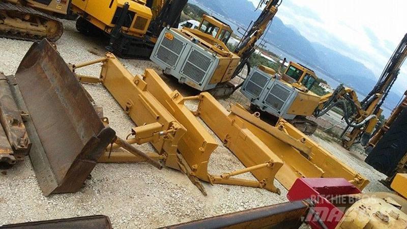 CAT D7E, D7F, D7G Radlice