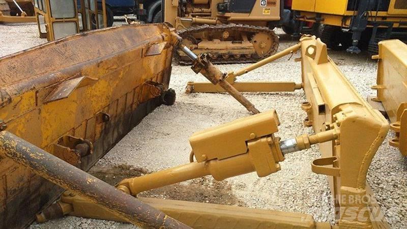 CAT D7E, D7F, D7G Radlice