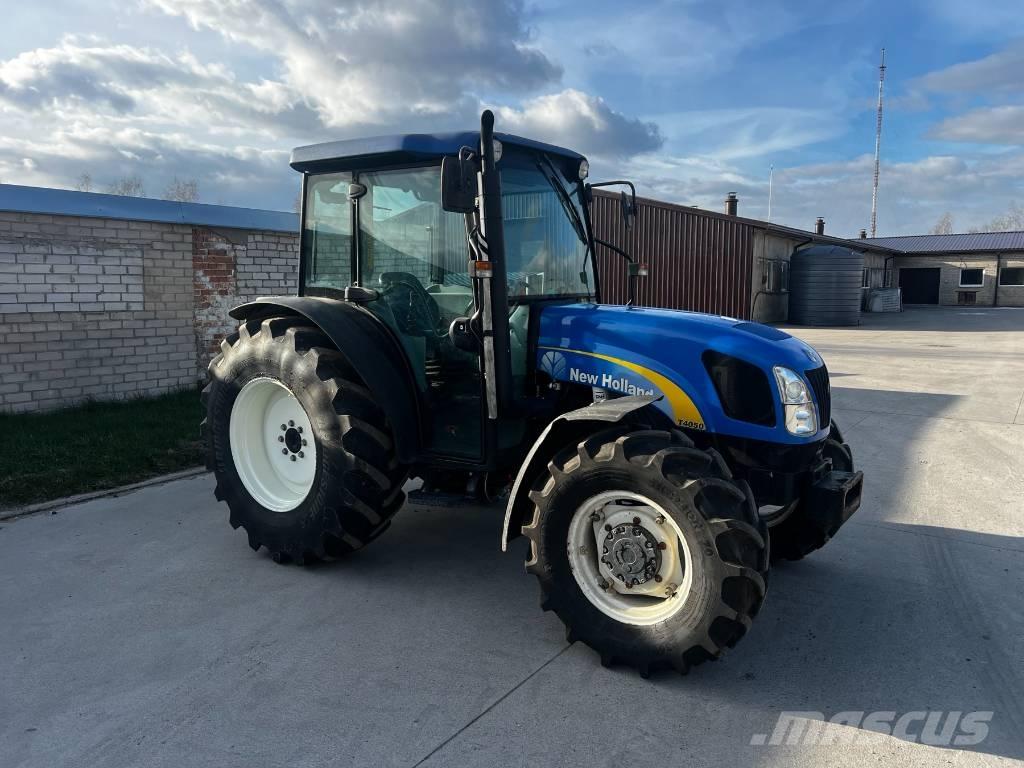 New Holland T 4050 Traktory