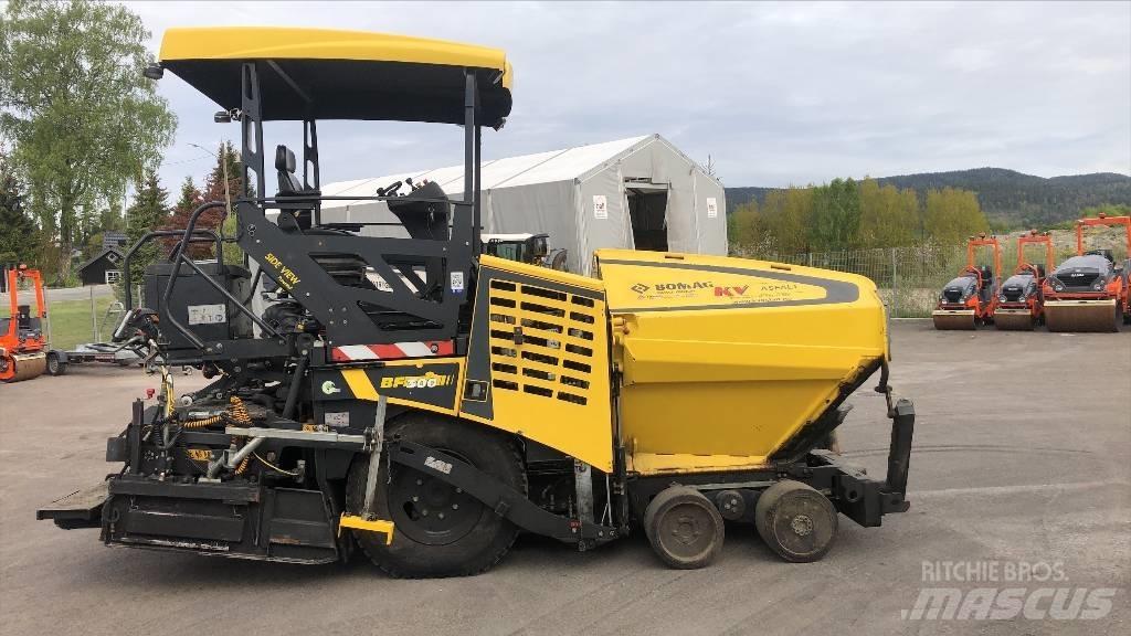 Bomag BF 300 P-2 Finišery