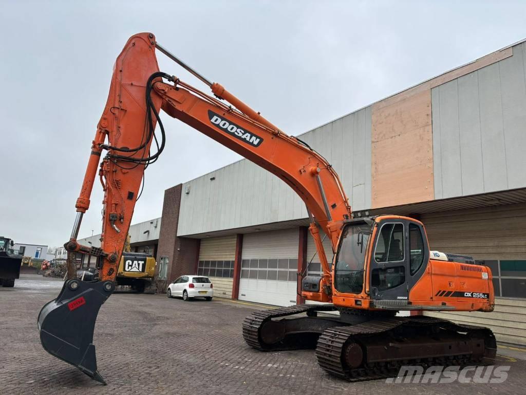 Doosan DX 255 LC Pásová rýpadla