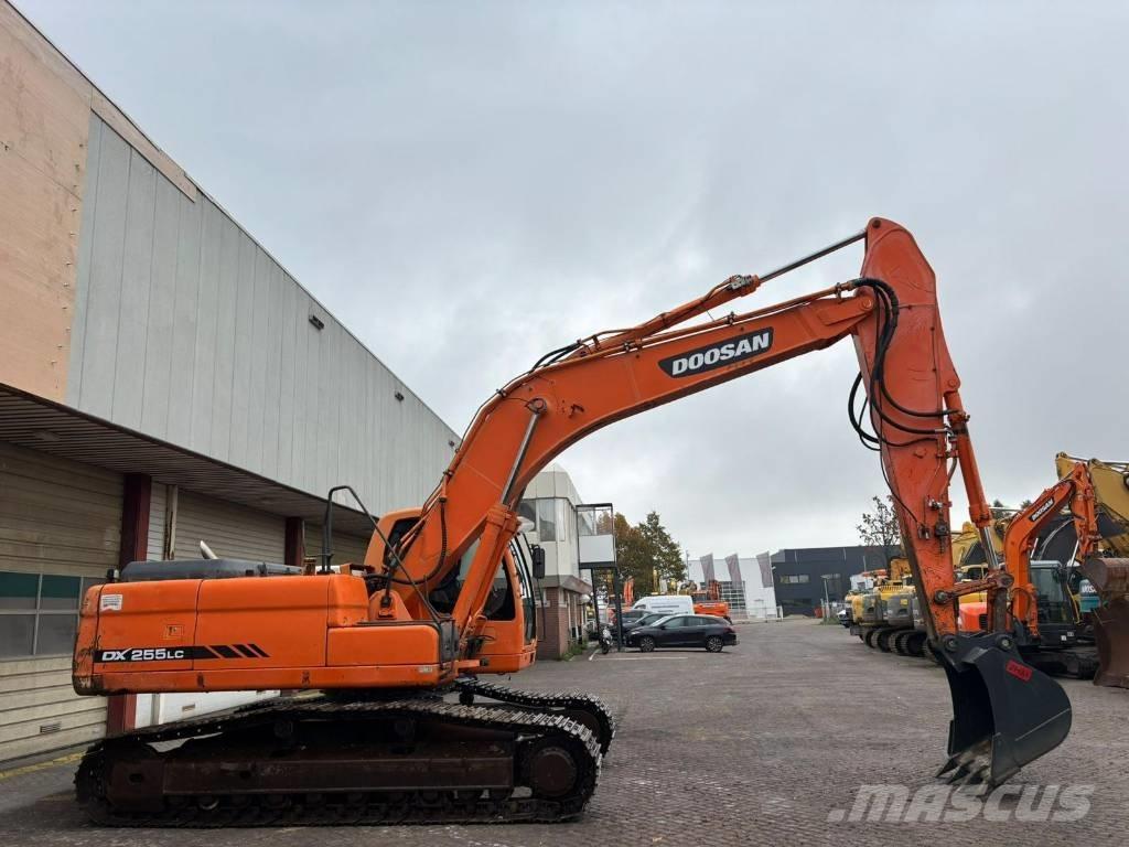Doosan DX 255 LC Pásová rýpadla