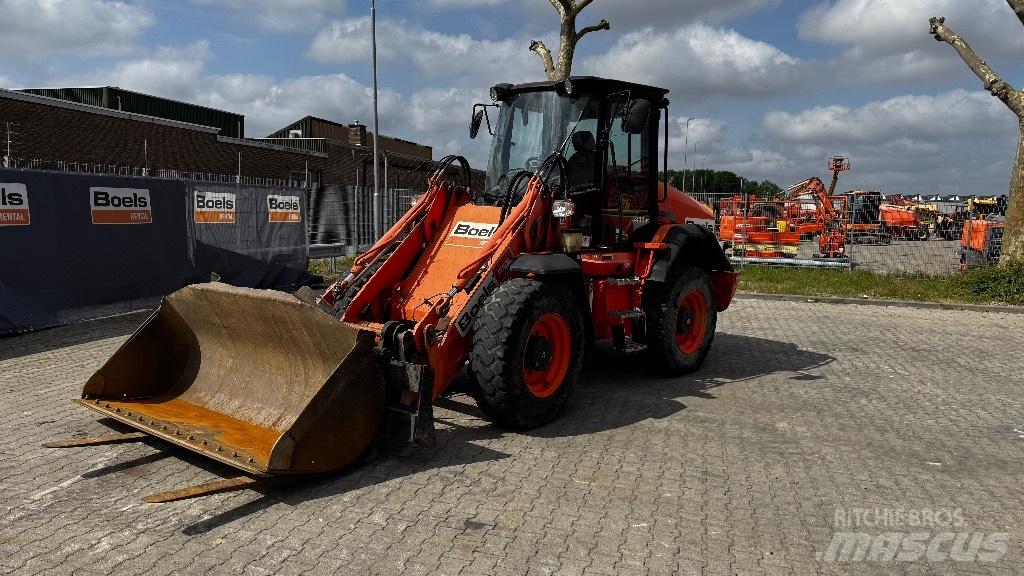 JCB 411HT T4i Kolové nakladače