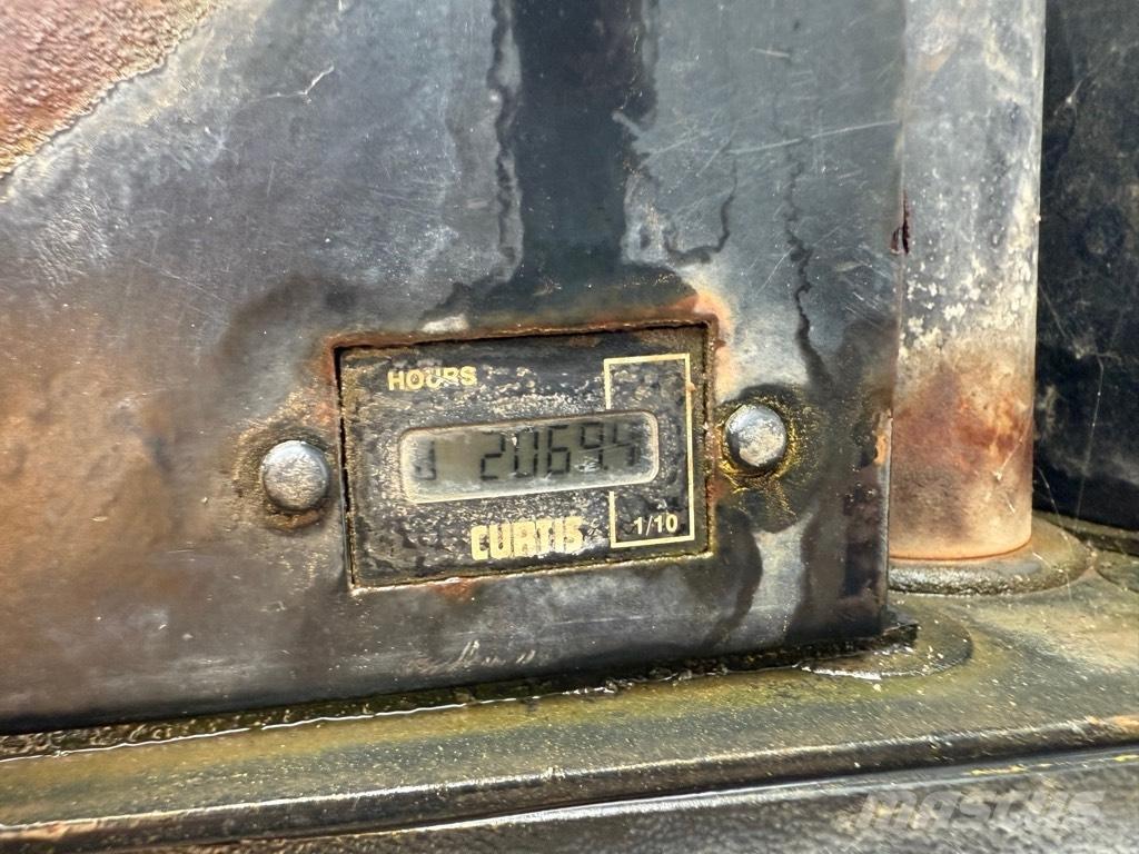 Mecalac TA 3 S Vyklápěcí dempry