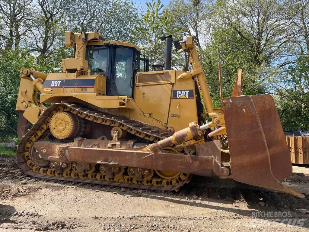 CAT D 9 T Pásové dozery