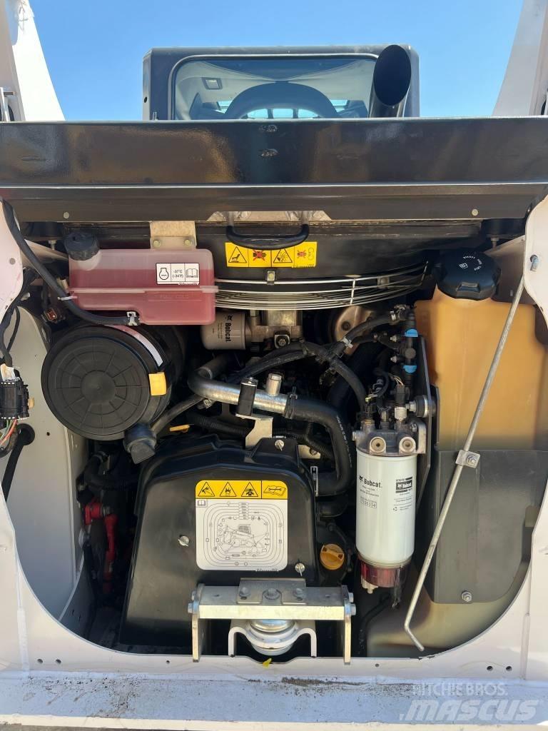 Bobcat T 64 Smykem řízené nakladače