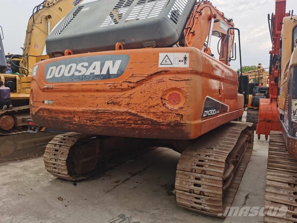 Doosan DX300LC-9C Pásová rýpadla