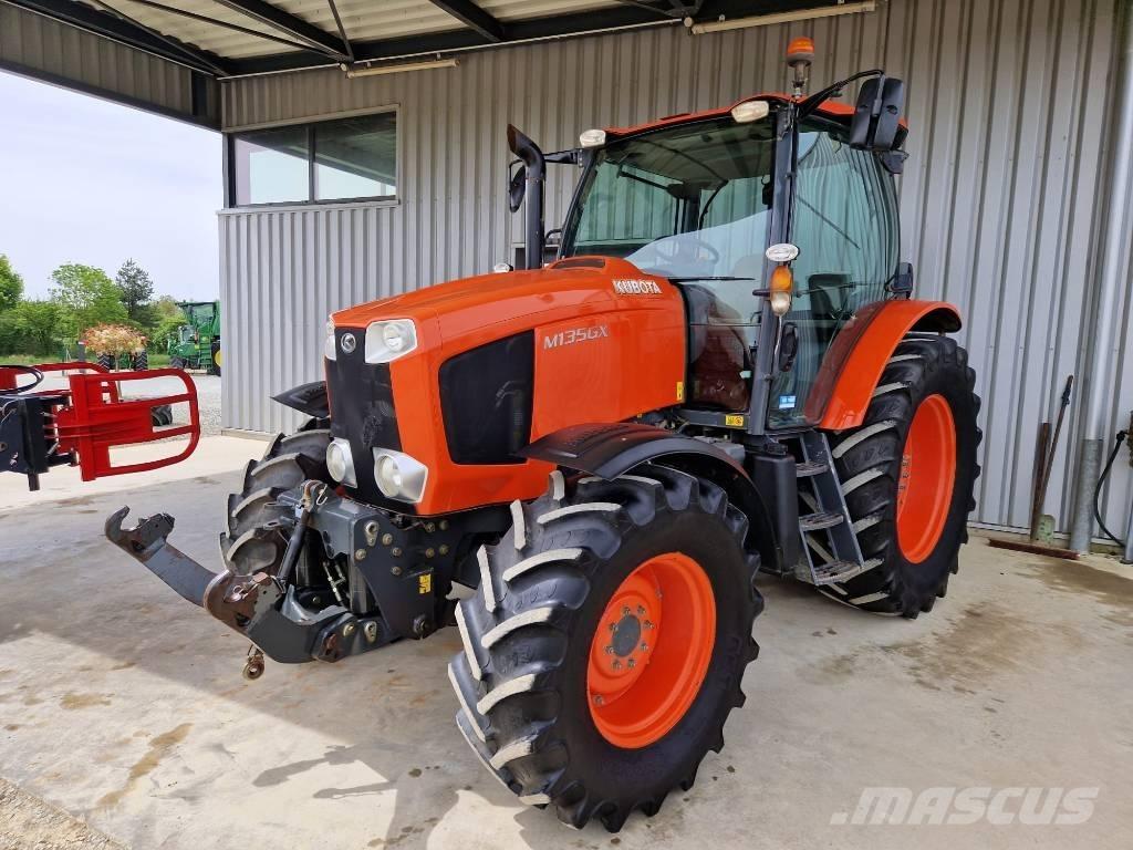 Kubota M 135 GX Traktory