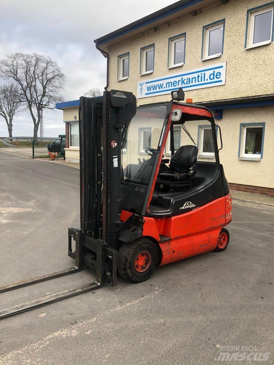 Linde E 25 Akumulátorové vozíky