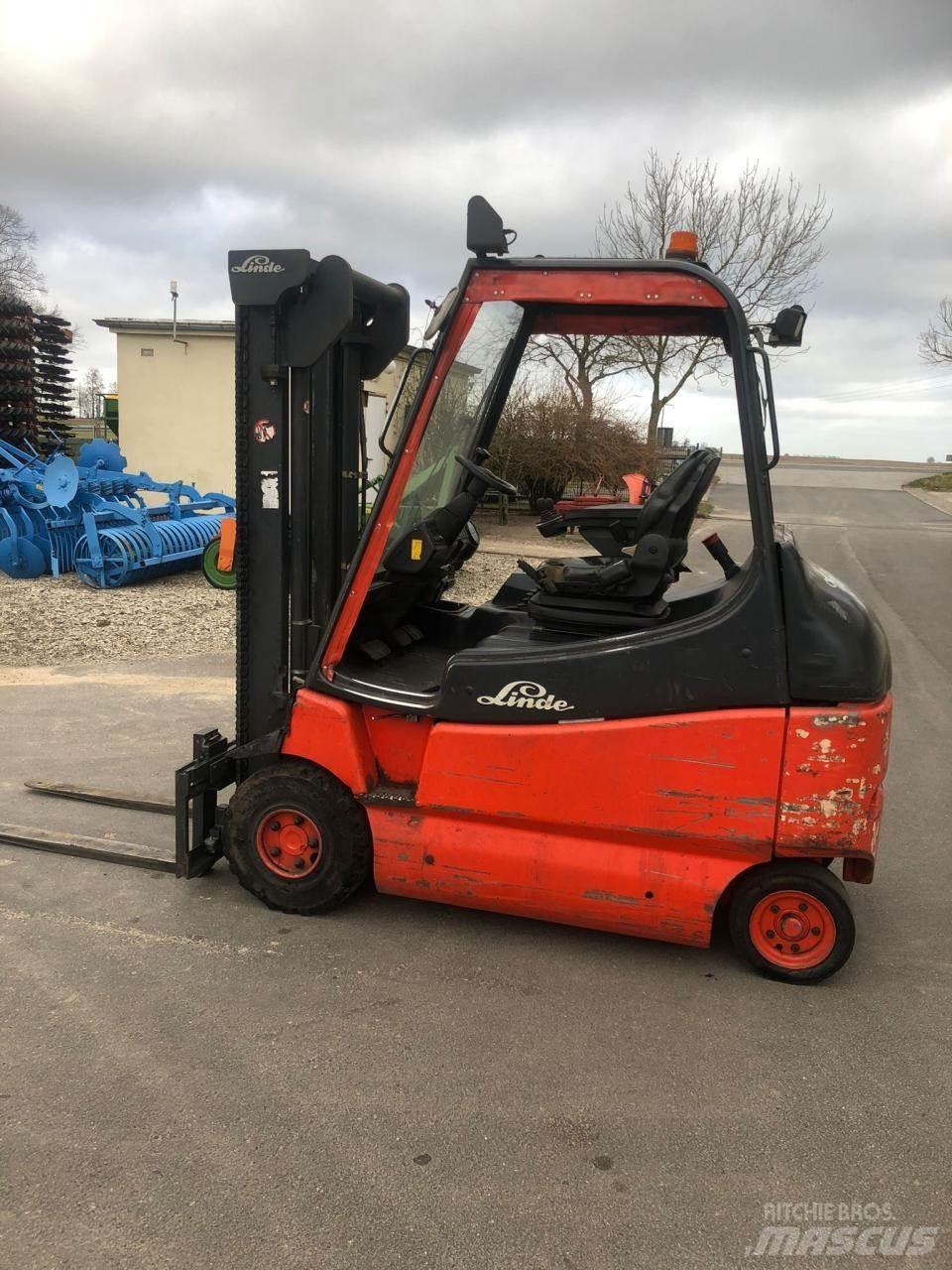 Linde E 25 Akumulátorové vozíky