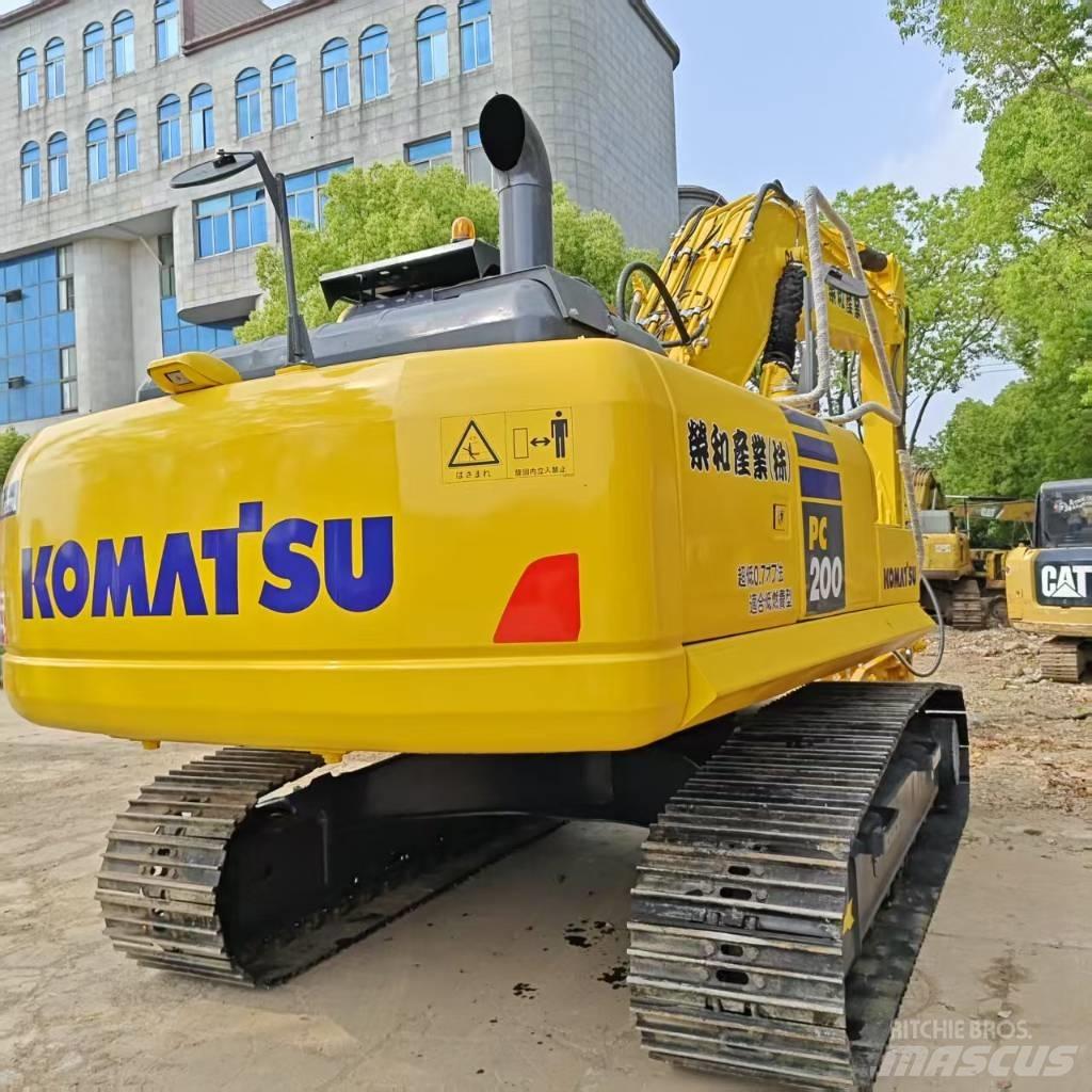 Komatsu PC 200-7 Pásová rýpadla