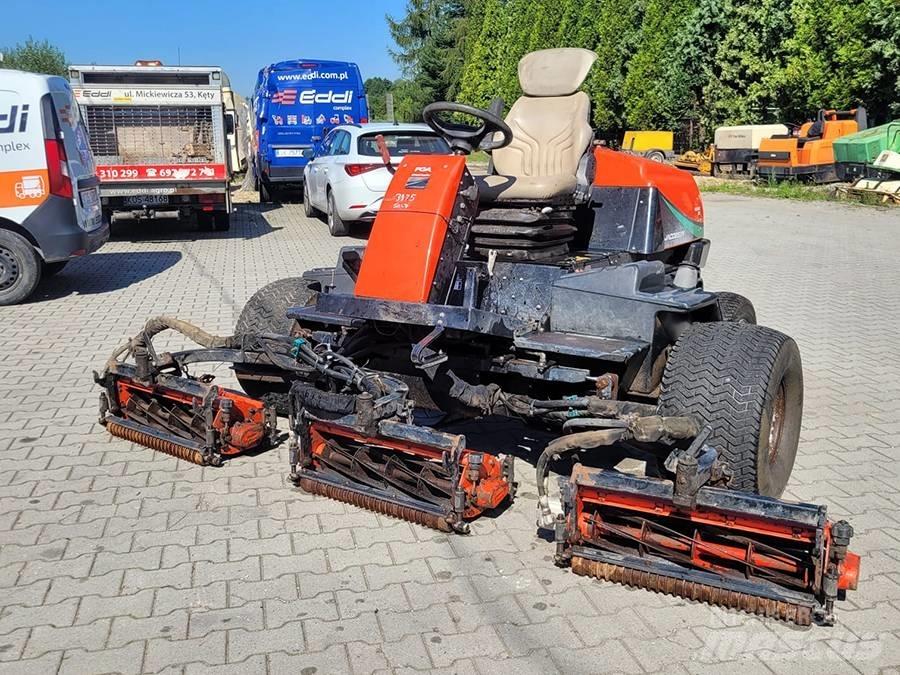 Jacobsen 305 Sekačky namontované a tažené