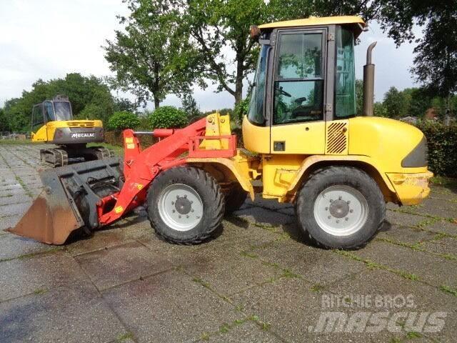 Volvo L30 Kolové nakladače