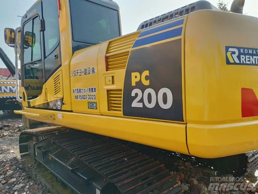 Komatsu PC 200-8 Pásová rýpadla