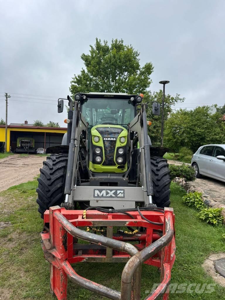 CLAAS Arion 440 Traktory