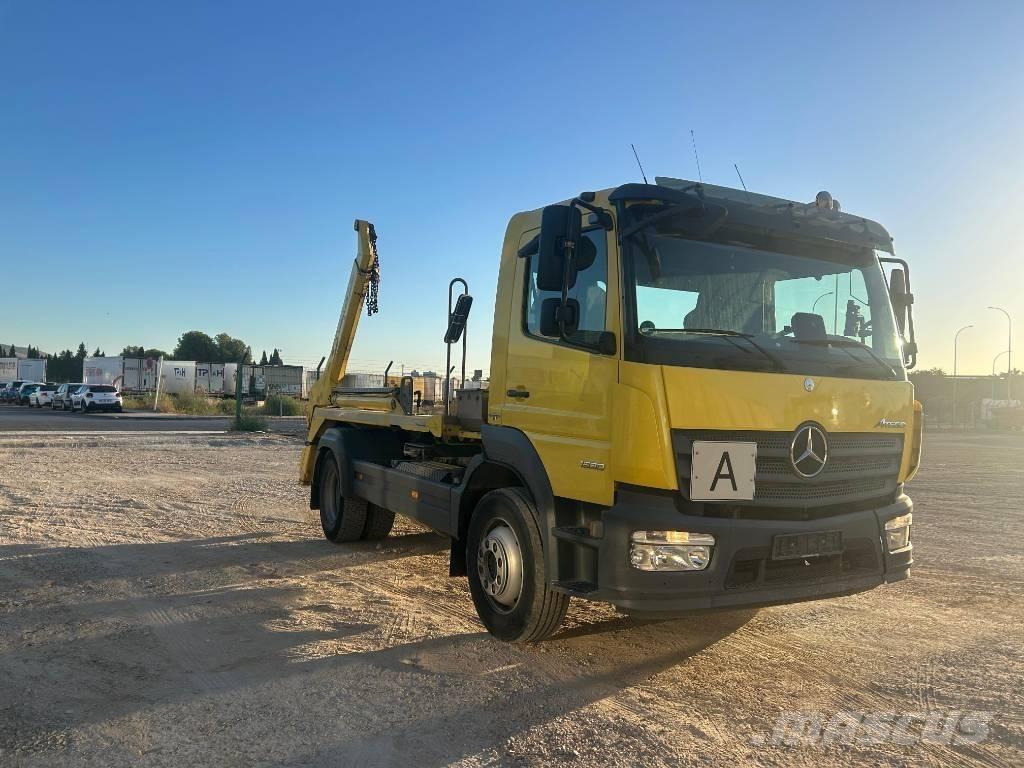 Mercedes-Benz 1530 Skladové kontejnery